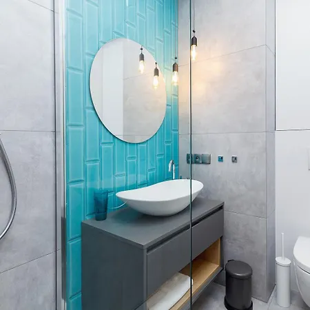 Blue Breeze Stay With Balcony - For 2 - Old Town-3